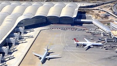 الجزائر.. منع مدير مطار العاصمة من مغادرة البلاد