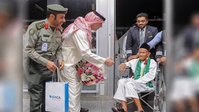 المملكة تستقبل أكبر معمر إندونيسي لأداء فريضة الحج