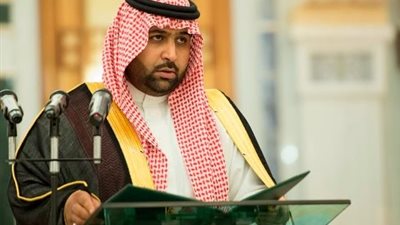 نائب أمير جازان ينقل تعازي القيادة لوالد وذوي الشهيد الشراحيلي