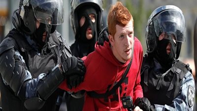 شرطة موسكو تحتجز أكثر من 800 شخص في الاحتجاجات