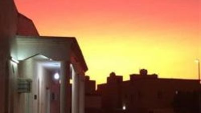 خالد الزعاق يوضح ظاهرة تأخر شفق غروب الشمس