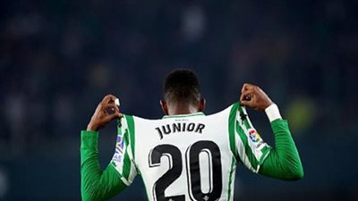 رئيس برشلونة يعلق على ضم جونيور فيربو