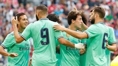 زيدان يُقرر التضحية بنجم ريال مدريد الجديد 