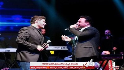 فارس الغناء عاصي الحلاني يشعل مسرح الميريت في قبرص والوليد يشاركه الغناء