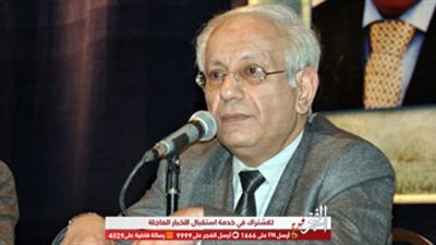 وفاة الكاتب الصحفي عبد العظيم درويش