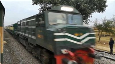 عاجل.. باكستان تعلق حركة القطارات مع الهند