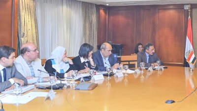 وزير التجارة والصناعة يترأس الاجتماع الأول لمجلس تحديث الصناعة بتشكيله الجديد