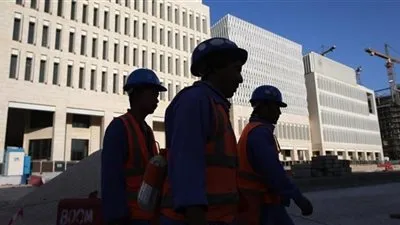 منظمة: إضراب مئات العمال في قطر احتجاجاً على ظروف العمل