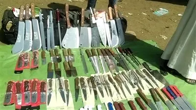 انتشار بائعو السكاكين والقُرم الخشبية قبيل عيد الأضحى بالبحيرة (صور)
