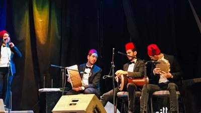 فن وصاية يعيد روح زمن الأبيض والأسود في حفل الساقية (صور) 