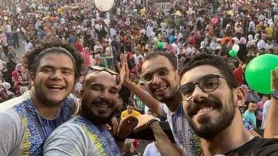 بعد صلاة عيد الأضحى.. فرقة موسيقية تُشعل شوارع المهندسين على طريقتها الخاصة (صور)