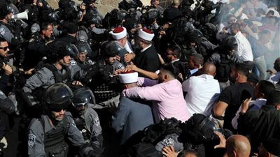 الشرطة الإسرائيلية تقتحم الأقصى في أول أيام عيد الأضحى