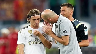 زيدان يصدر قراره بشأن خاميس وبيل