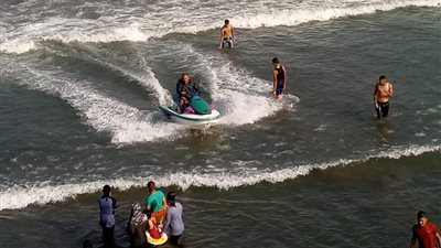 إنقاذ ١٩ مواطنا من الغرق على شواطئ دمياط 