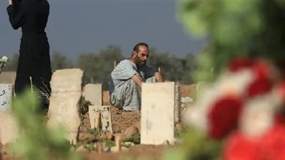 هل يشعر الميت بزيارة أقاربه.. 