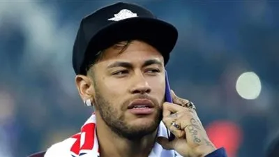 باريس سان جيرمان يقبل عرض برشلونة لبيع نيمار