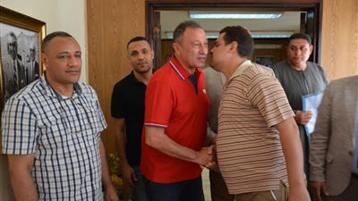 شاهد.. محمودالخطيب في زيارة خاطفة بالدقهلية ويلتقي شاروبيم