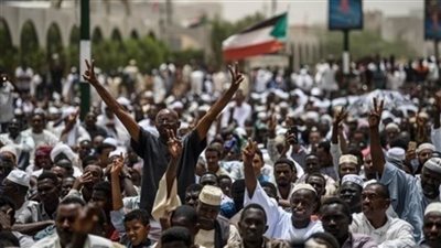 اليوم.. السودانيون يحتفلون ببدء الانتقال إلى الحكم المدني