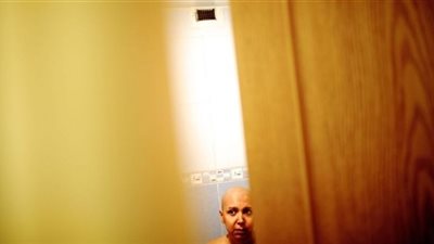 أطباء إيرانيون يشكون من نقص أدوية السرطان 