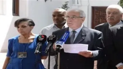 الجزائر.. طلبة يقتحمون اجتماع تنصيب اللجنة الاستشارية للوساطة