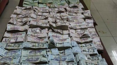 ضبط محاولة تهريب 3 ملايين ريال إلى خارج السعودية 