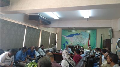 رئيس مياه الفيوم يجتمع مع رئيس قطاع المياه ورؤساء ومديري الصيانة بالمراكز لبحث مشاكل مياه الشرب