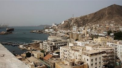 مسؤول يمني: لن نسلم معسكرات عدن لتنظيم الإخوان الإرهابي