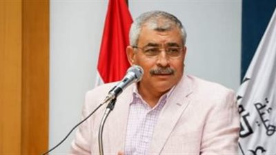 رئيس هيئة ميناء الإسكندرية الجديد يلتقي بالقيادات ويصدر أول تعليماته: إلغاء العطلات للنهوض بالعمل