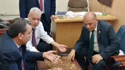 جمارك مطار القاهرة تضبط محاولة تهريب كمية من المشغولات الذهبية