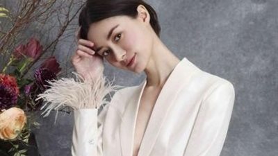 موديلات بدلات بتصاميم بسيطة تناسب إطلالتك (صور)