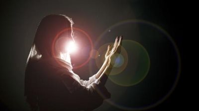 البحوث الإسلامية تحذر الأم من هذا الدعاء