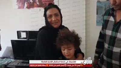 في حضور النيابة.. انهيار نجل الراحلة غنوة خلال خلال تسليمه لجدته (فيديو)