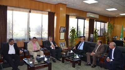 محافظ الإسماعيلية يستقبل وفد ممثلى الشركة المصرية للاتصالات