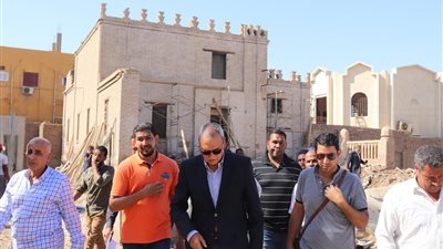 آثار نجع حمادي تطالب بمد فترة تسليم مشروع ترميم قصر البرنس (صور)