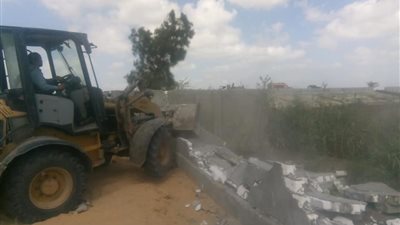 تنفيذا لتكليفات الرئيس السيسي.. إزالة 24 ألف و995 حالة تعدي بكفرالشيخ.. والمحافظ: فحص 5700 طالبًا للتقنين