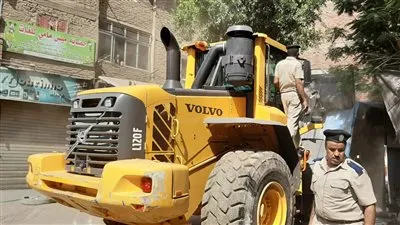 مدير أمن القليوبية يقود حملة مكبرة لرفع الإشغالات بشبرا الخيمة (صور)