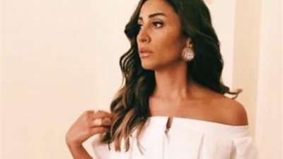 اقتبسي إطلالتك الصيفية من دينا الشربيني (صور)