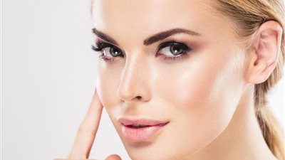 طرق مذهلة لإخفاء عيوب البشرة الدهنية بكل سهولة
