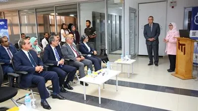 وزير الاتصالات يلتقي بعدد من رواد الأعمال في حاضنة مركز الابداع التكنولوجي بجامعة أسيوط