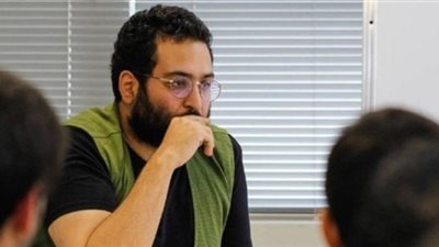 السجن 11 عاما لكاتب ساخر في إيران 