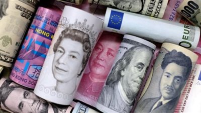 انخفاض سعر اليوان الصيني لأقل مستوى في 11 عاما 