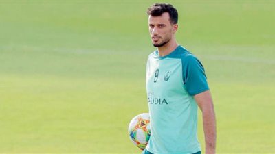 أهلي جدة السعودي يرد على مفاوضات الأهلي مع عمر السومة 