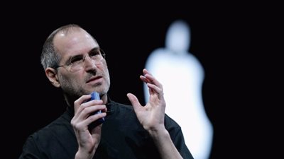 ستيف جوبز يثير الجدل في مصر.. صورة تعيد إحيائه على السوشيل ميديا