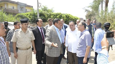 تحرير محضر ضد صاحب مزرعة لوجود أعمدة متهالكة ومنع وقوف 