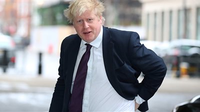 رئيس الوزراء البريطاني يطالب بتعليق عمل البرلمان