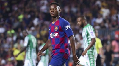 قبل انسو فاتي.. أساطير كروية سجلوا ظهورهم الأول في عمر الـ 16 من بينهم توتي وبيرلو