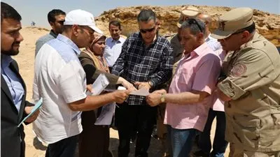 محافظ بني سويف يتفقد منقطة الـ 62 ألف فدانًا المخصصة للصوبات الزراعية.. ويؤكد: يوفر 300 ألف فرصة عمل لأبناء الصعيد (صور)