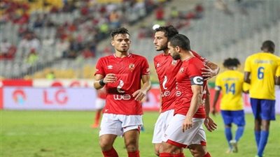 الإسماعيلي يتواصل مع الأهلي لخطف صفقتين من العيار الثقيل