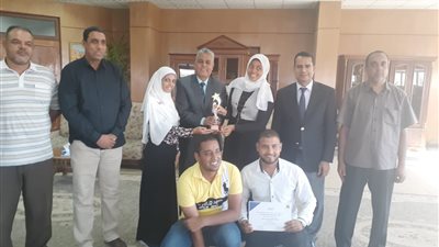 رئيس جامعة جنوب الوادي بقنا يكرم الفائزين بـ