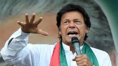 رئيس وزراء باكستان يقود مظاهرة للتضامن مع منطقة 